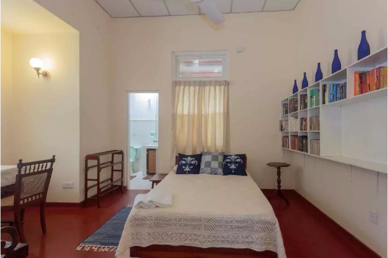 Charming Homestay By The Beach Dehiwala-Mount Lavinia Exterior photo